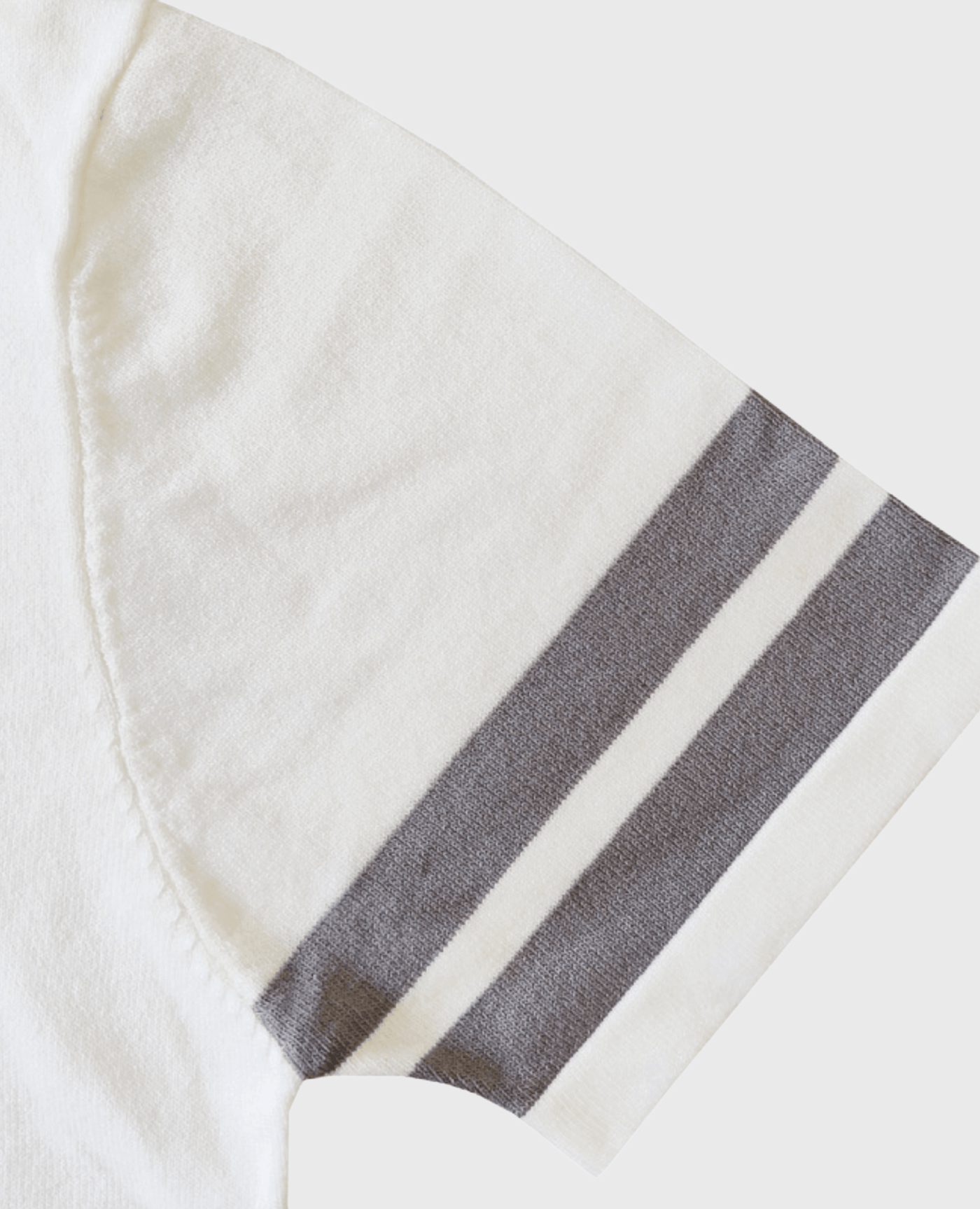 STRIPED DETAIL TEE